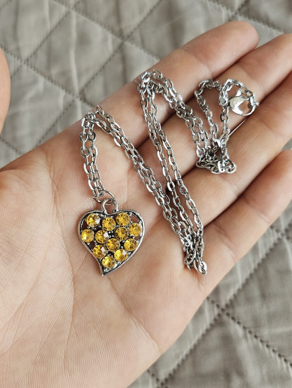 Heart Necklace, in like new condition